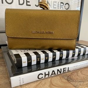 New Michael Kors Wallet